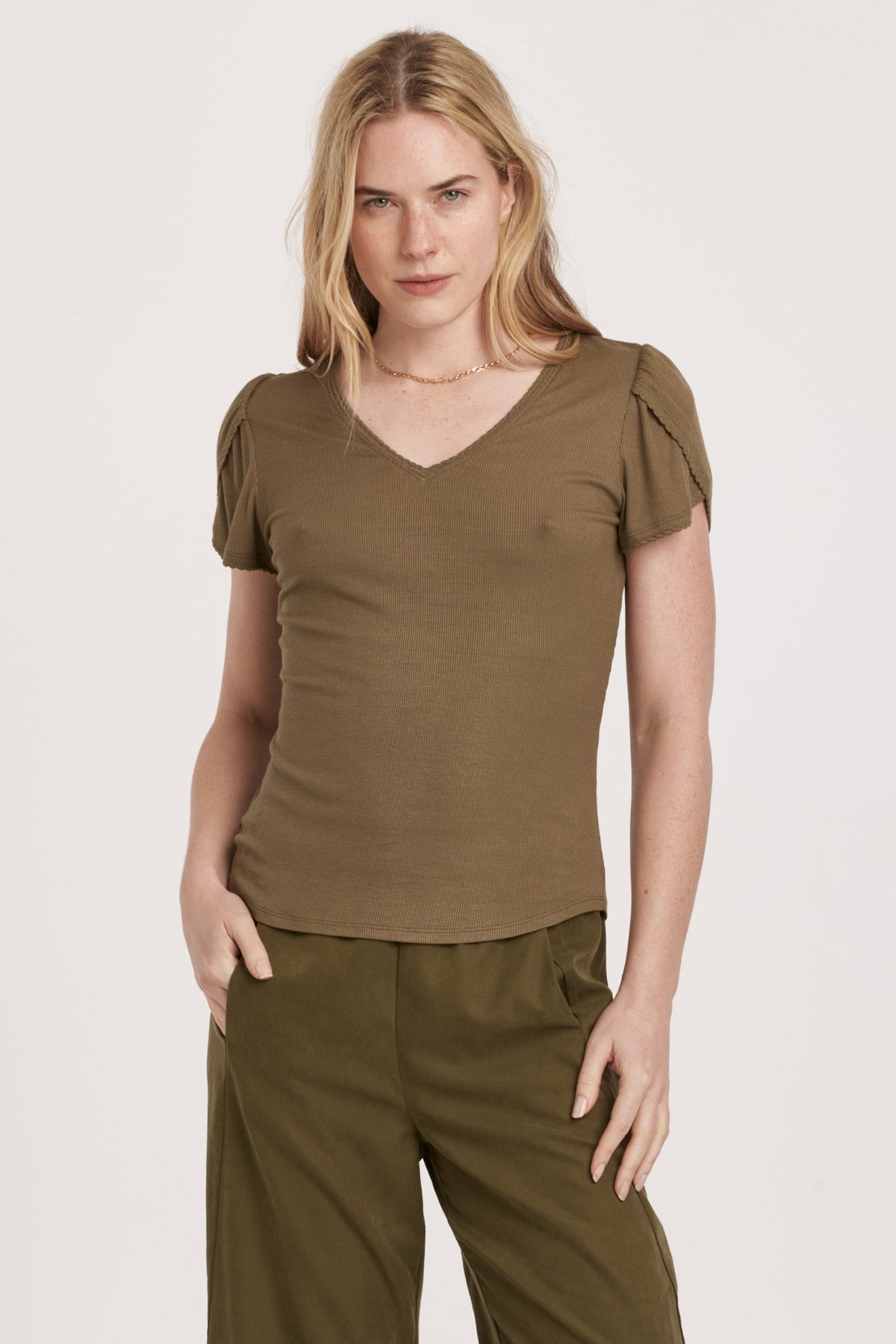 maddie-v-neck-top-vineyard