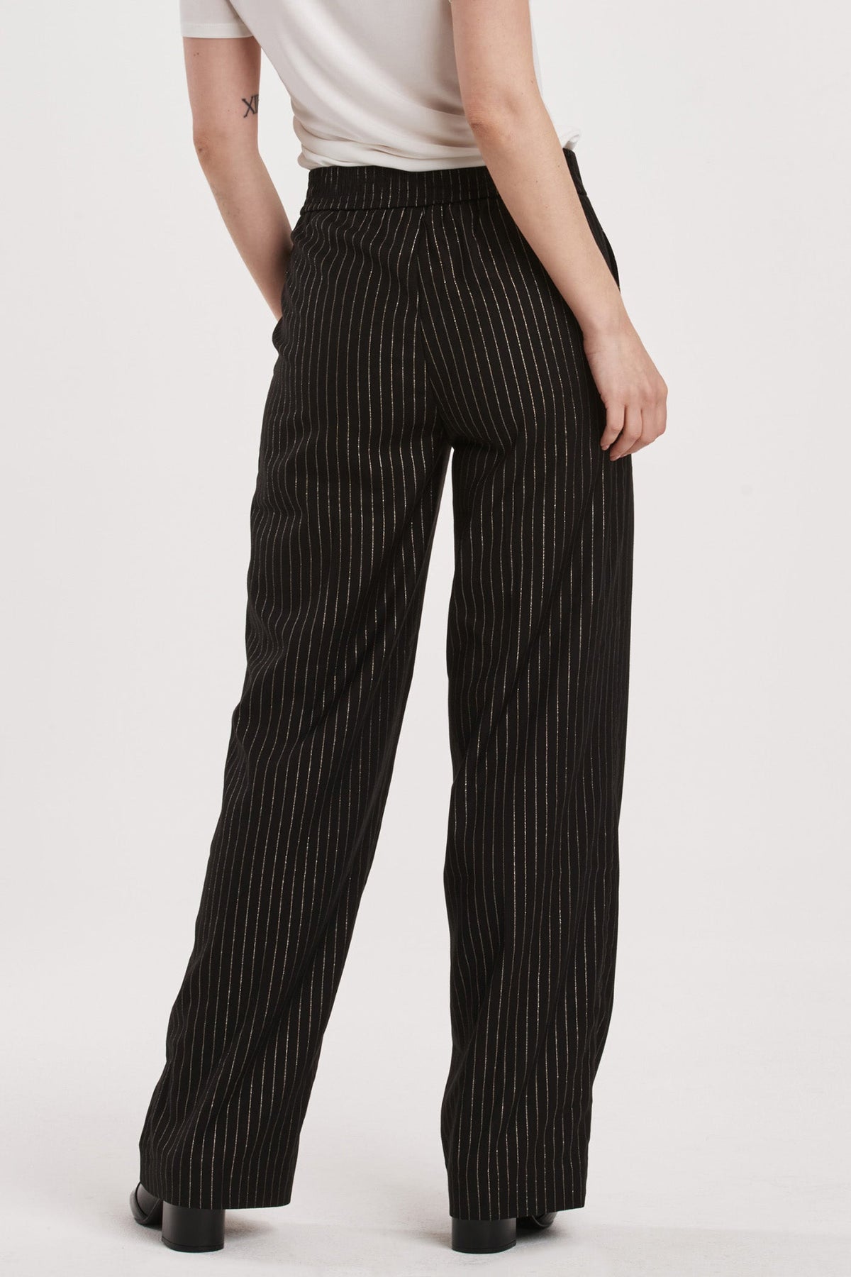 azula-high-waist-elastic-back-pants-with-stripes-blacksilver