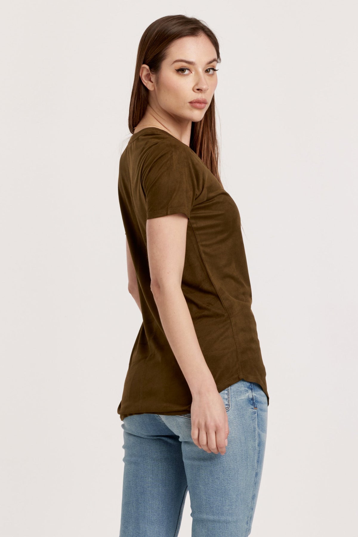 phoenix-suede-vneck-pocket-tee-vineyard