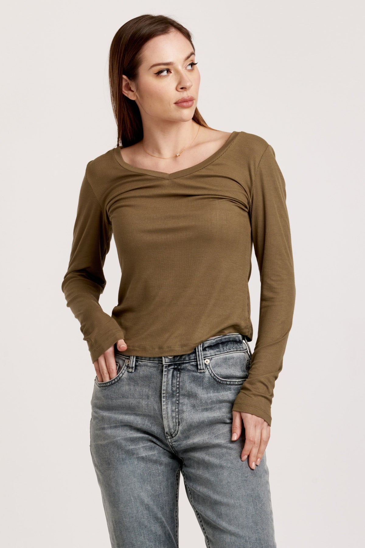 sophie-long-sleeve-tee-vineyard