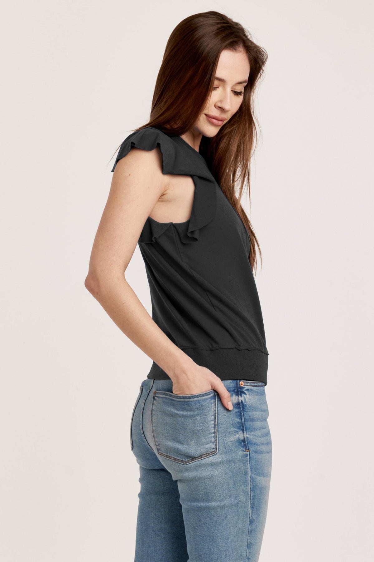 layla-sleeveless-sweatshirt-black-terry