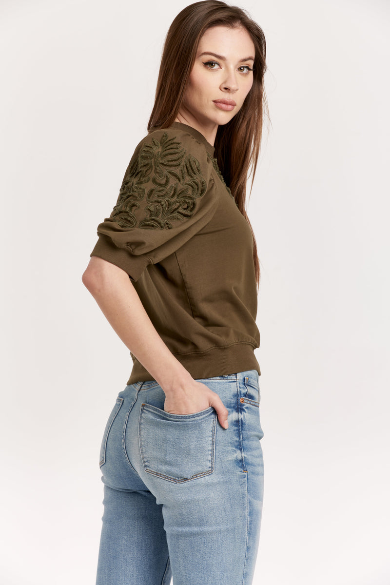 kyle-elbow-sleeve-top-w/embroidery-vineyard