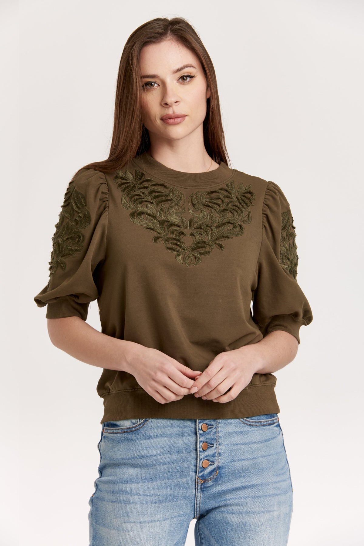 kyle-elbow-sleeve-top-w/embroidery-vineyard