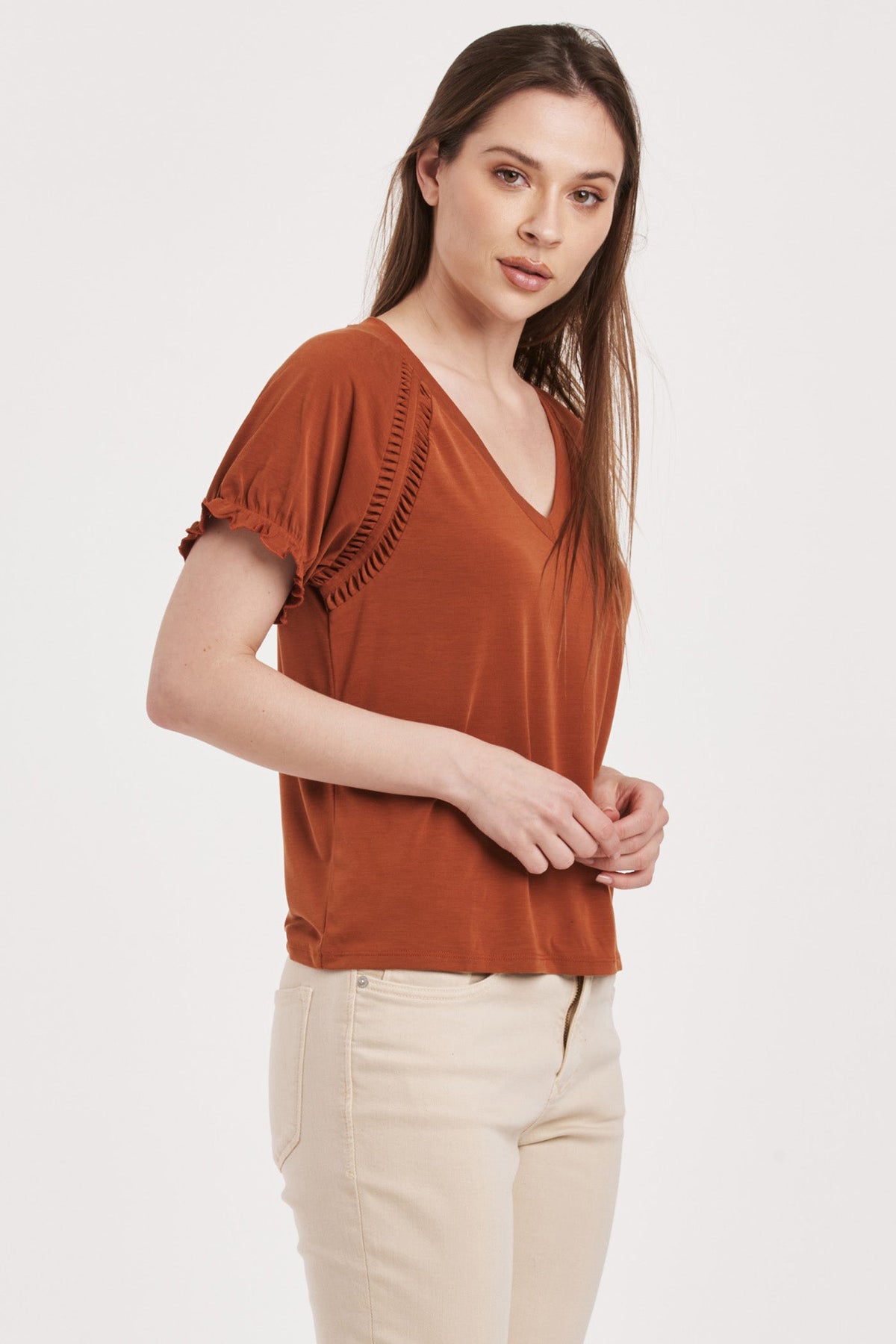 janara-v-neck-ruffle-sleeve-top-roasted-pecan