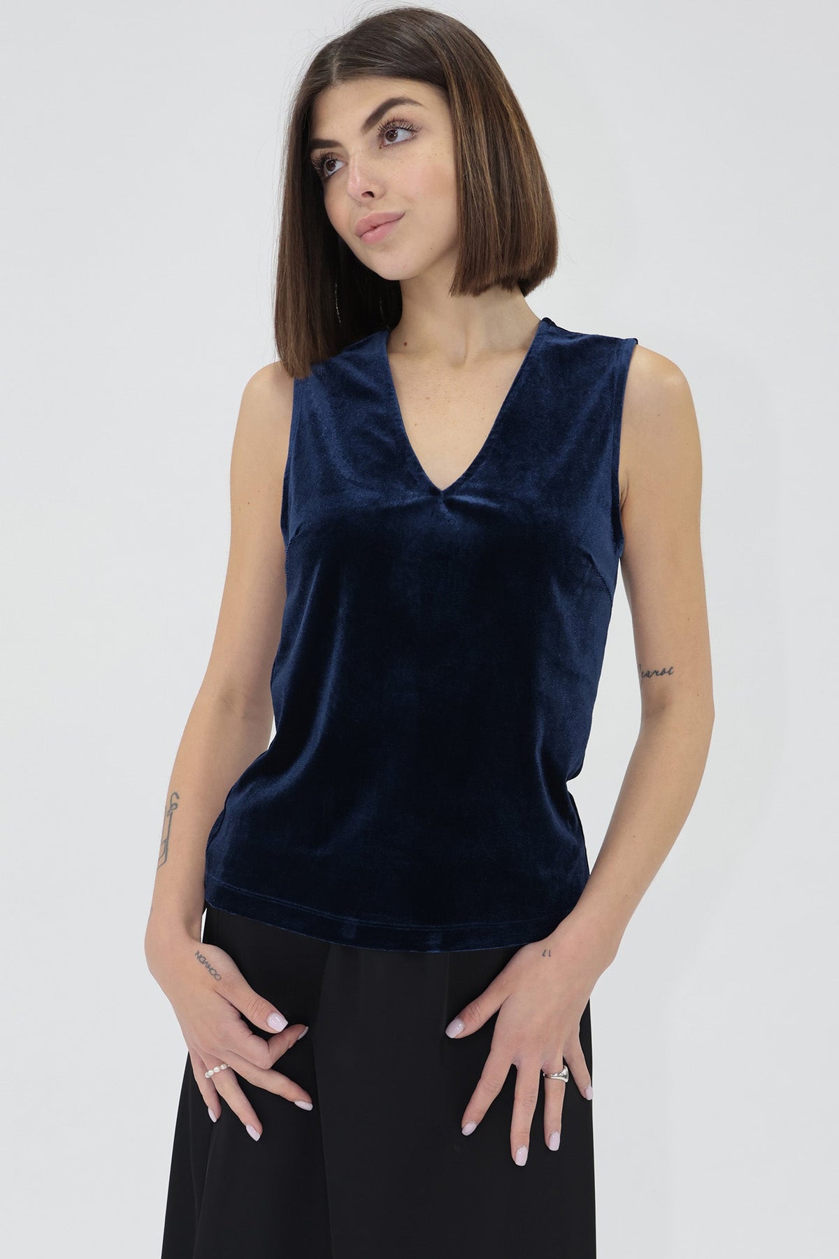 jenni-tank-velvet-2025