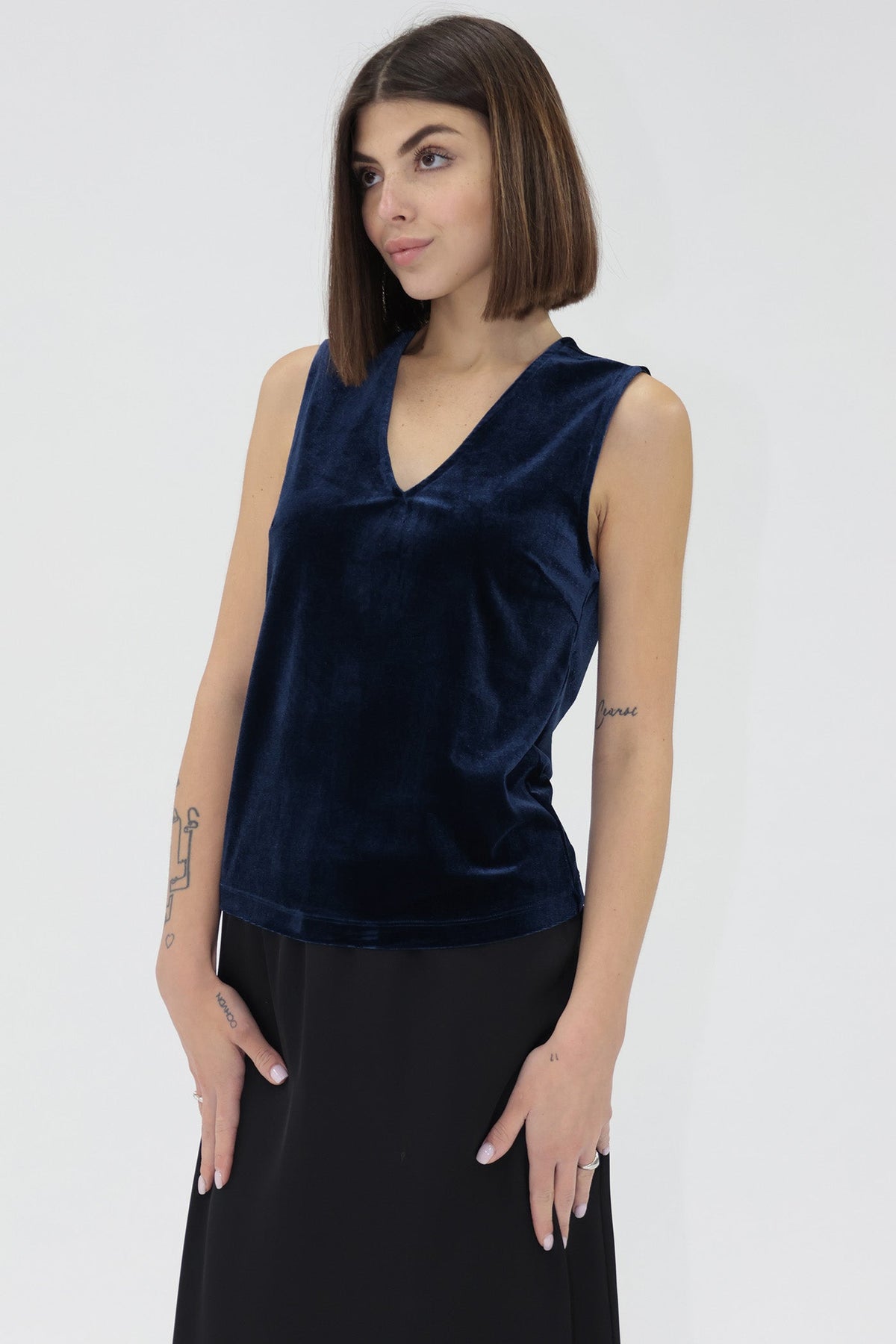 jenni-tank-velvet-2025