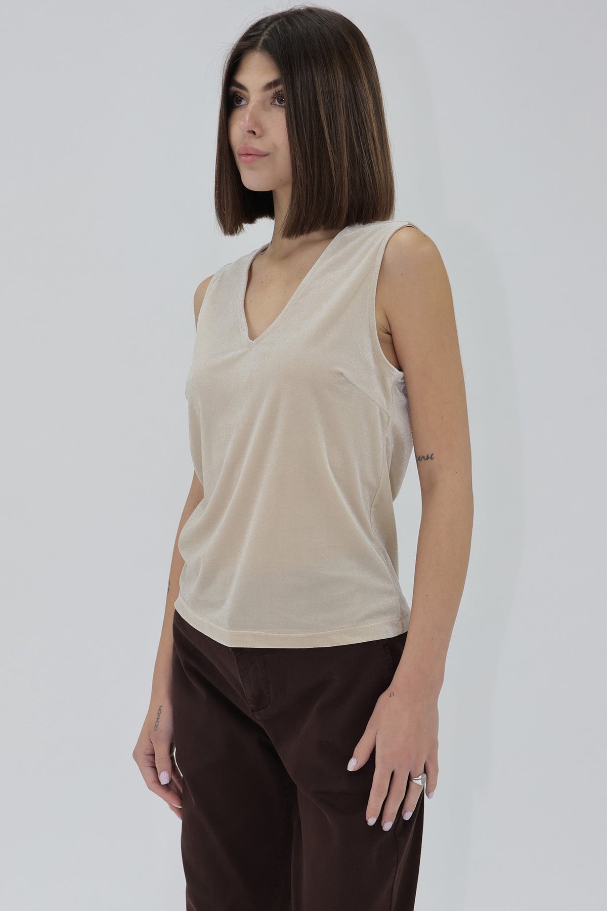 jenni-tank-velvet-2025