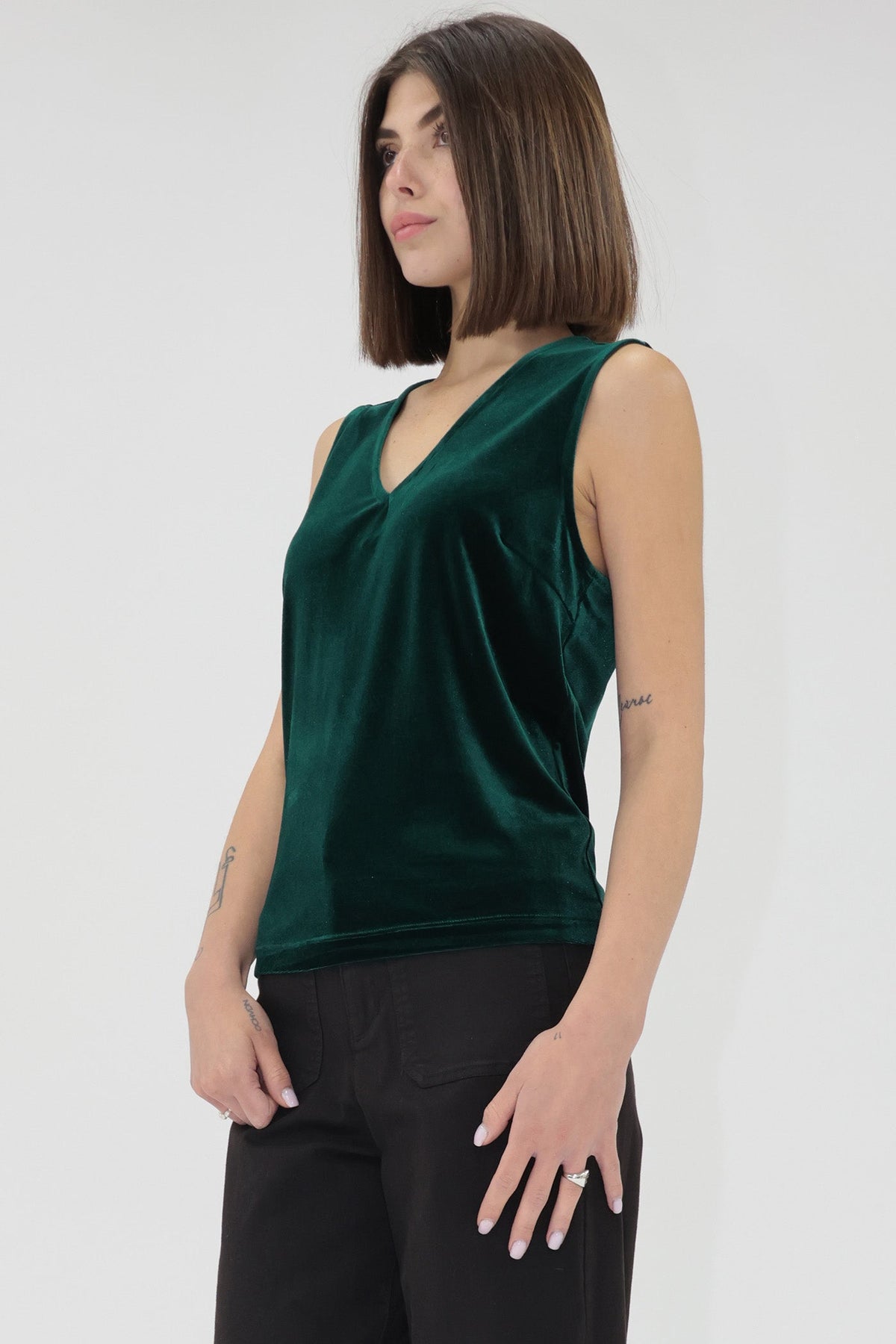 jenni-tank-velvet-2025