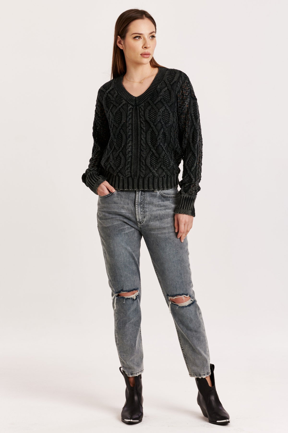 claudia-vintage-washed-sweater-black-acid-wash