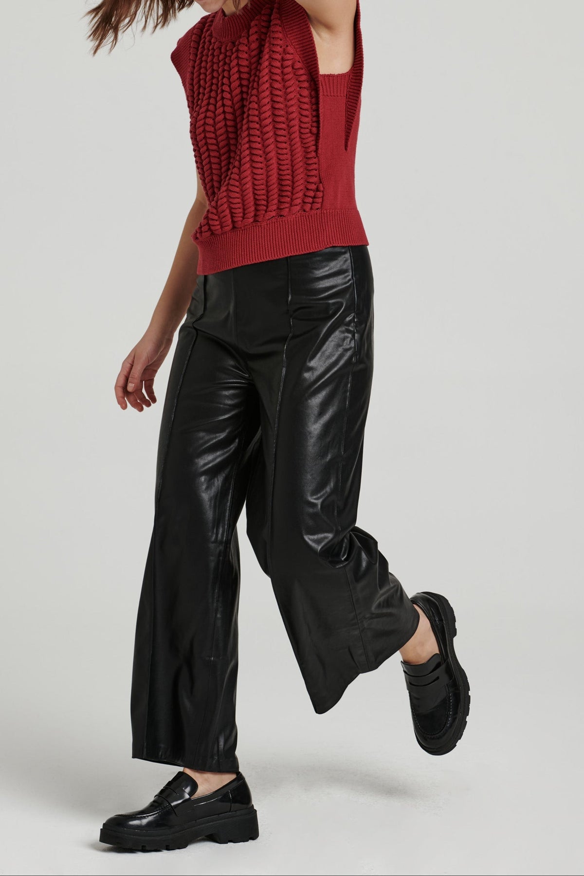 keeley-mock-neck-sweater-vest-vino