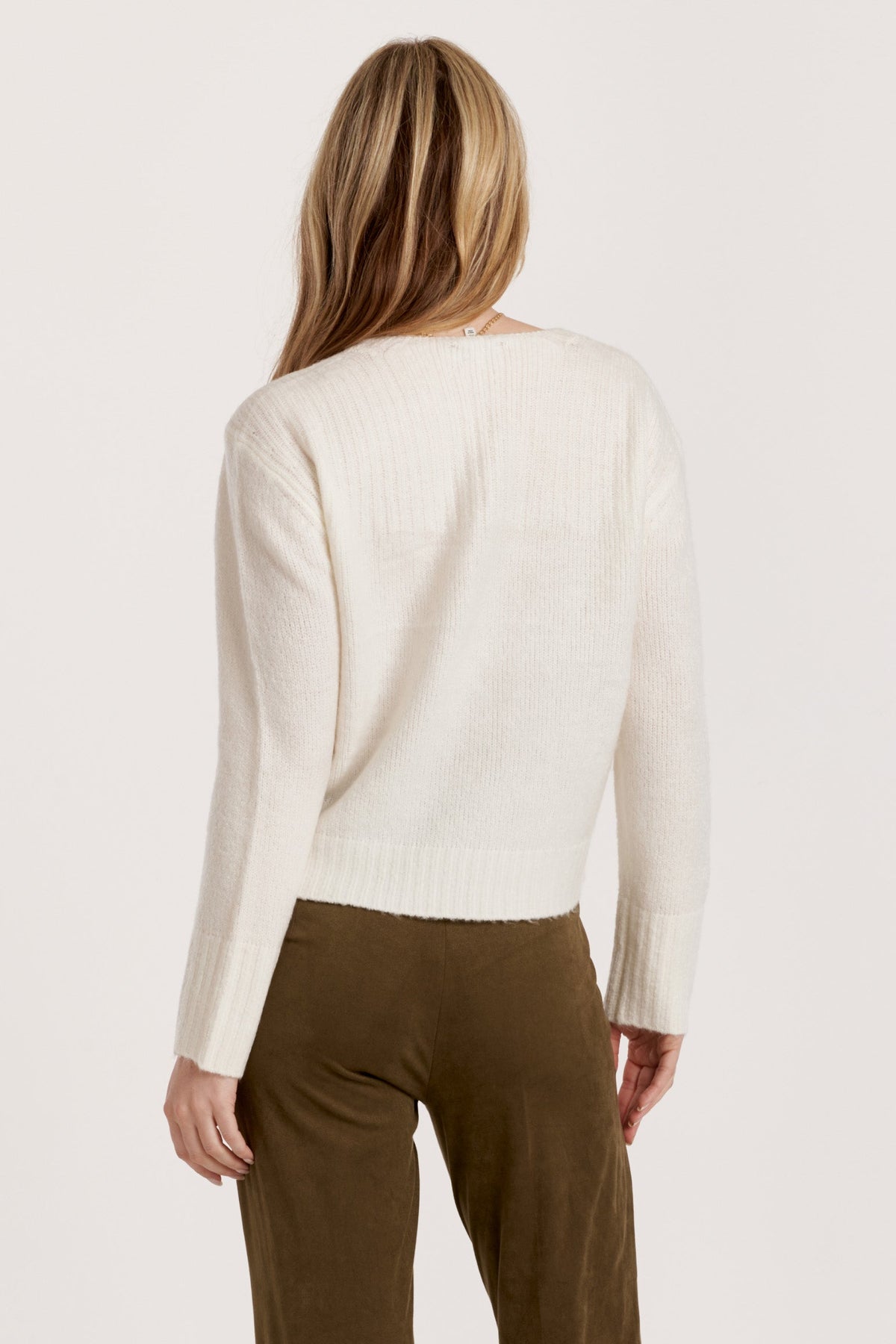 coraline-notched-round-neck-sweater-cozy-cream