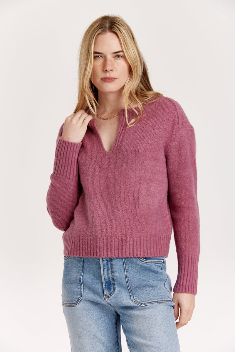 coraline-notched-round-neck-sweater-woodrose