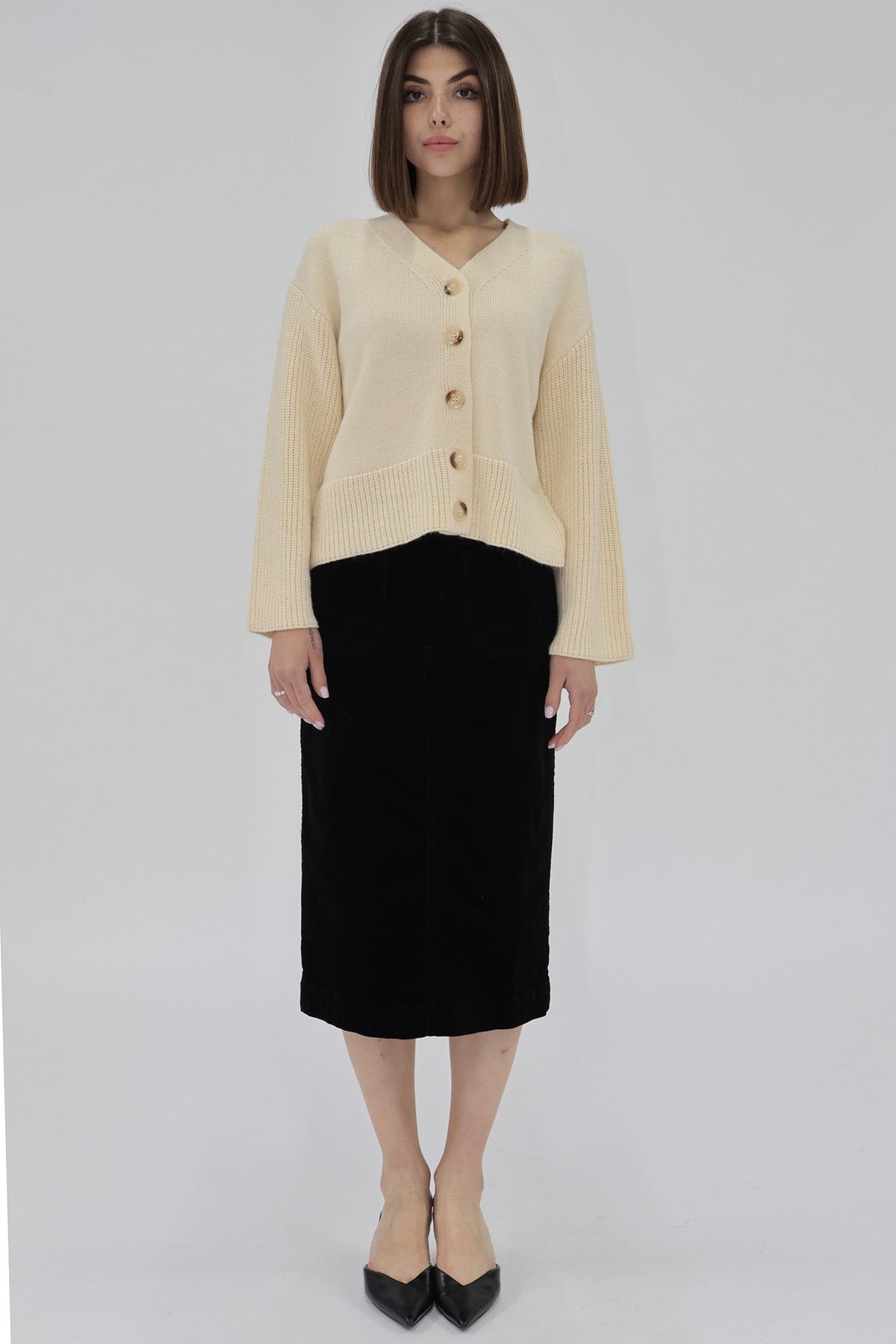 samira-cardigan-sweater-2025