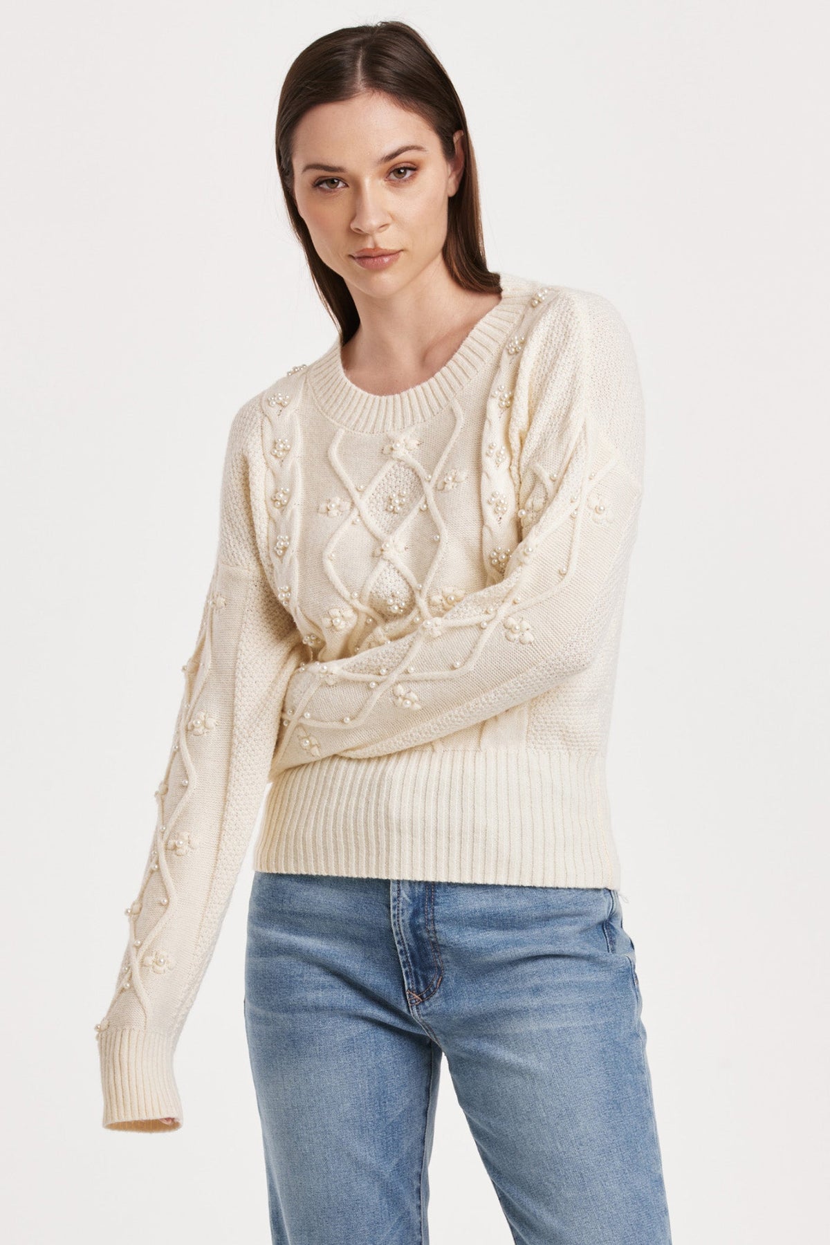 dania-cable-knit-sweater-with-raglan-sleeves-and-pearl-detail-vintage-cream