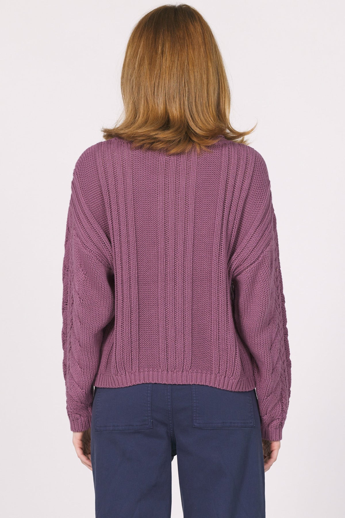 niasha-sweater-2025