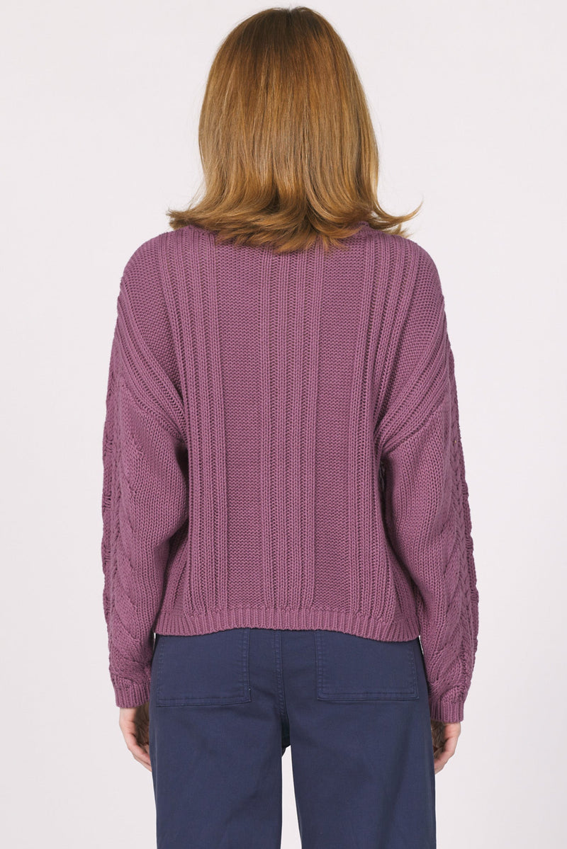 niasha-sweater-2025