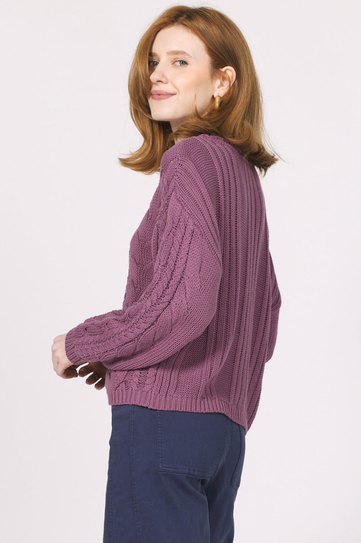 niasha-sweater-2025