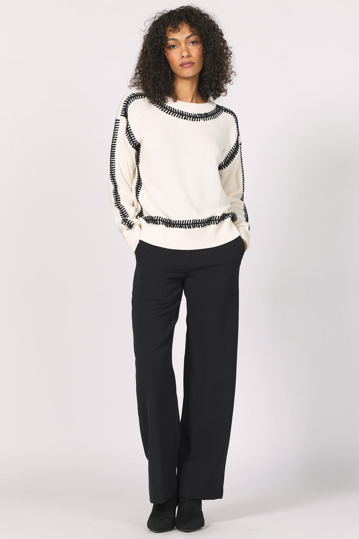 zana-sweater-cream-black-stitch