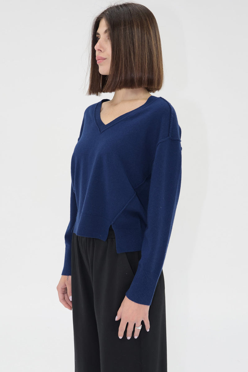 makenzi-sweater-2025