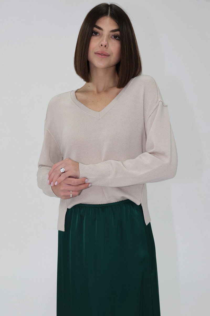 makenzi-sweater-2025