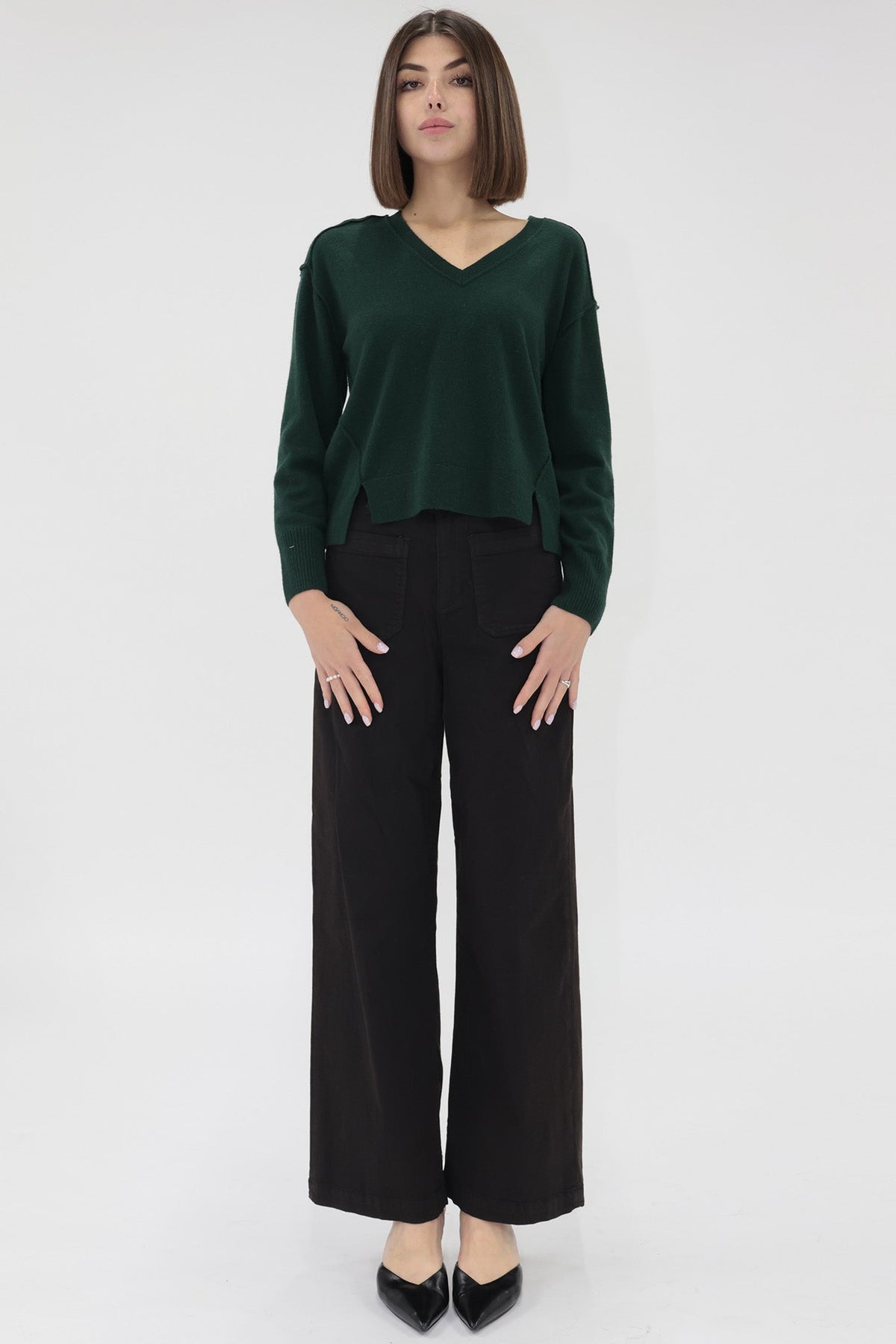 makenzi-sweater-2025