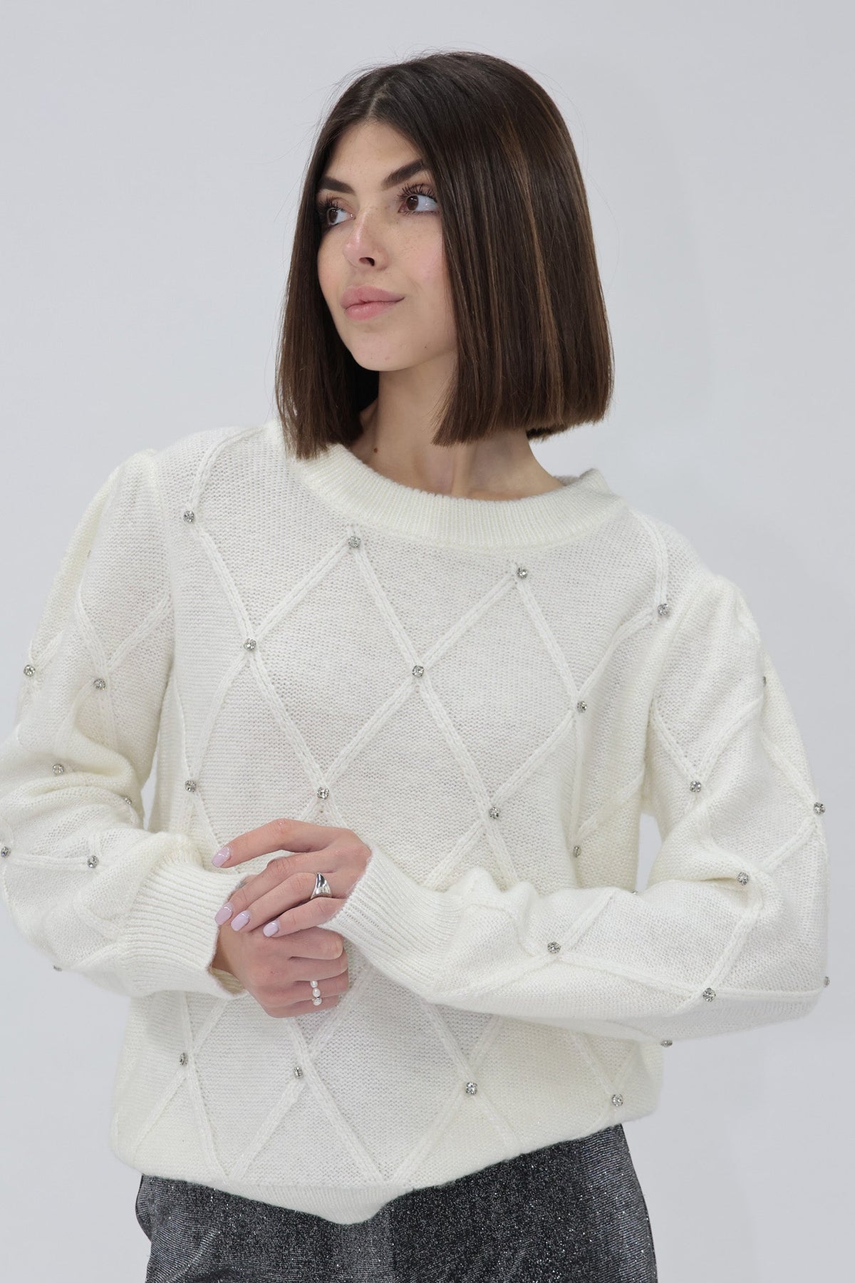 zenia-sweater-2025