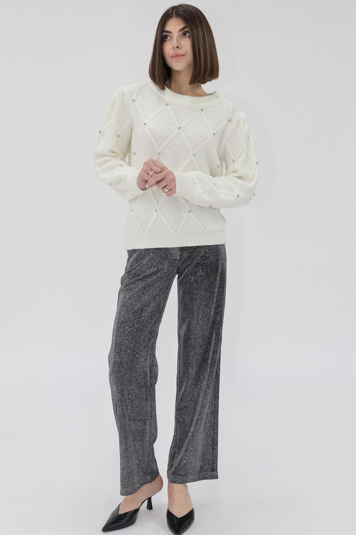 zenia-sweater-2025