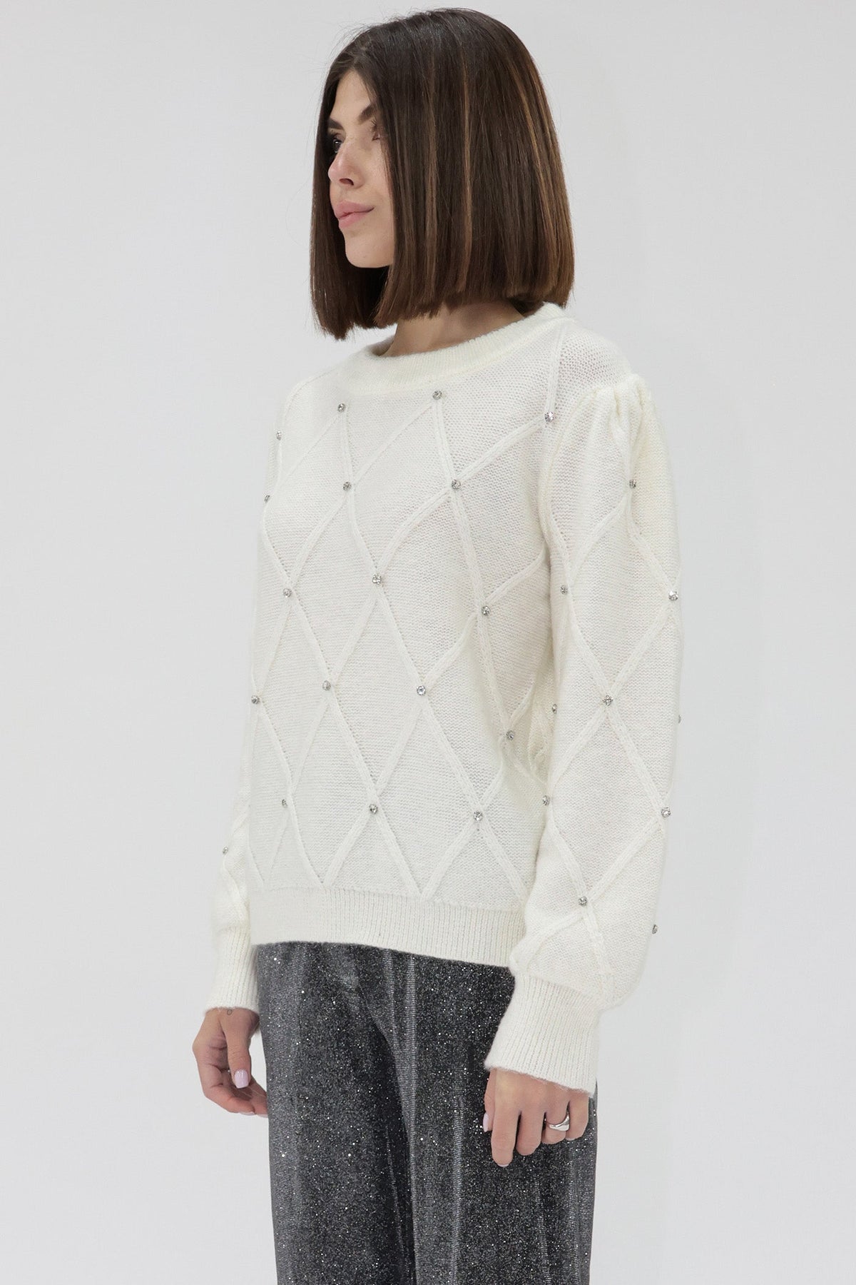 zenia-sweater-2025