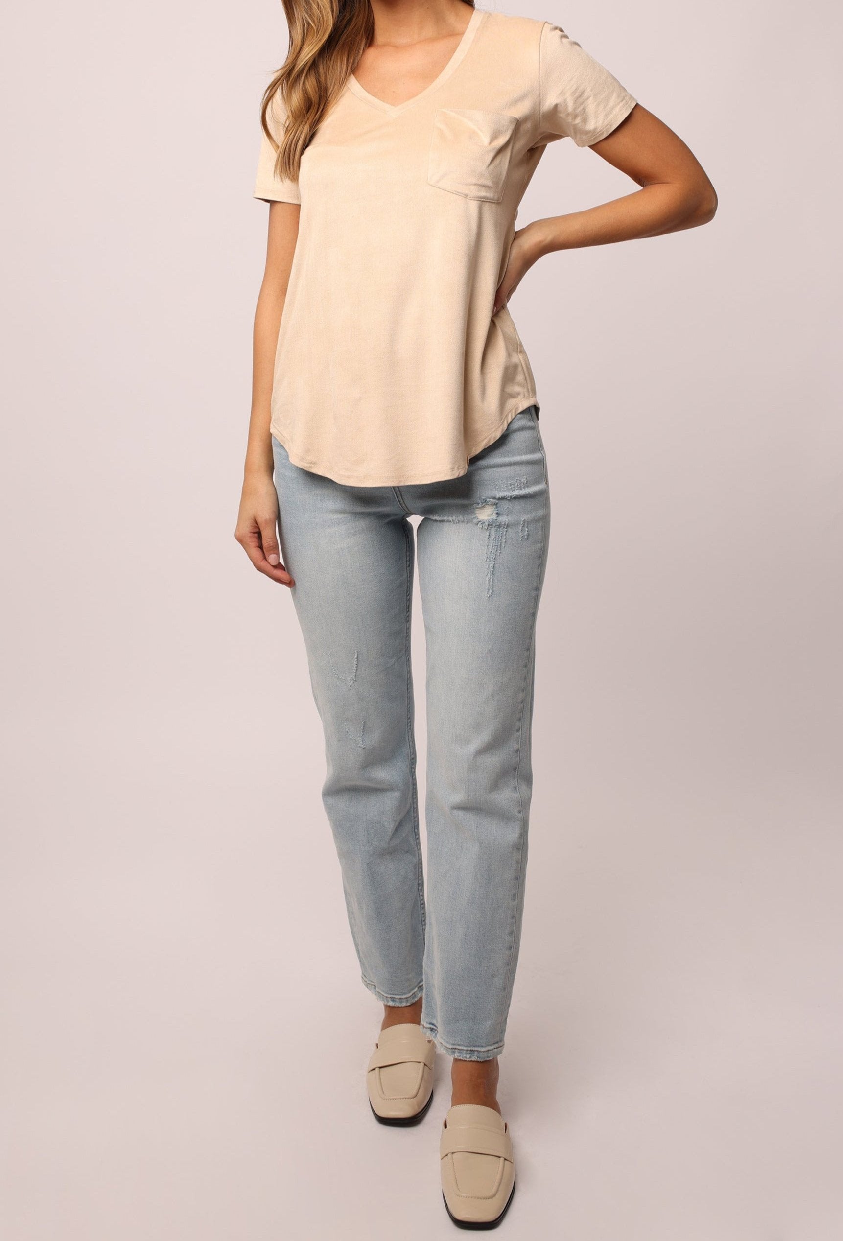 phoenix-v neck-pocket-tee-egret