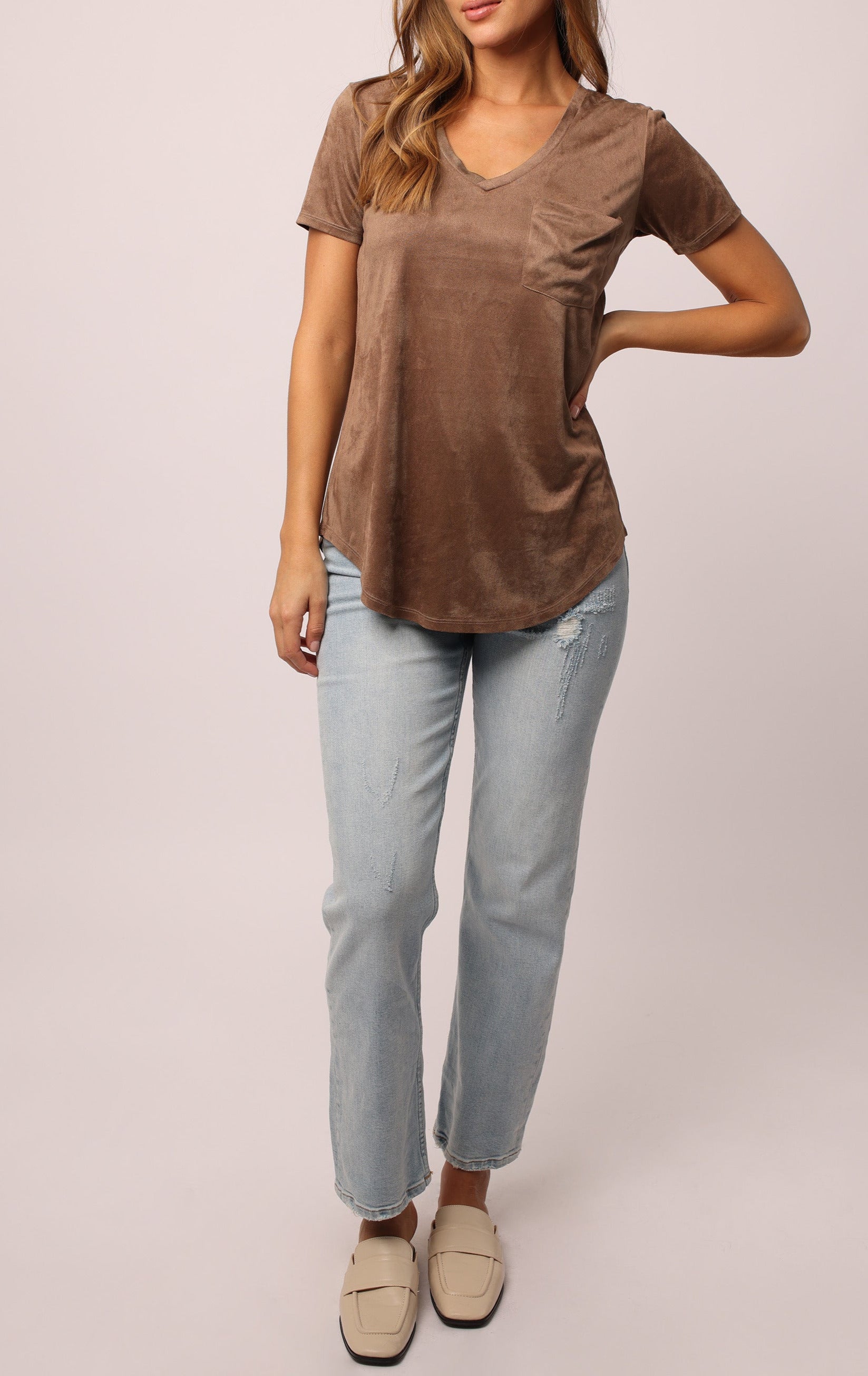 PHOENIX SUEDE V-NECK POCKET TEE MOCHA