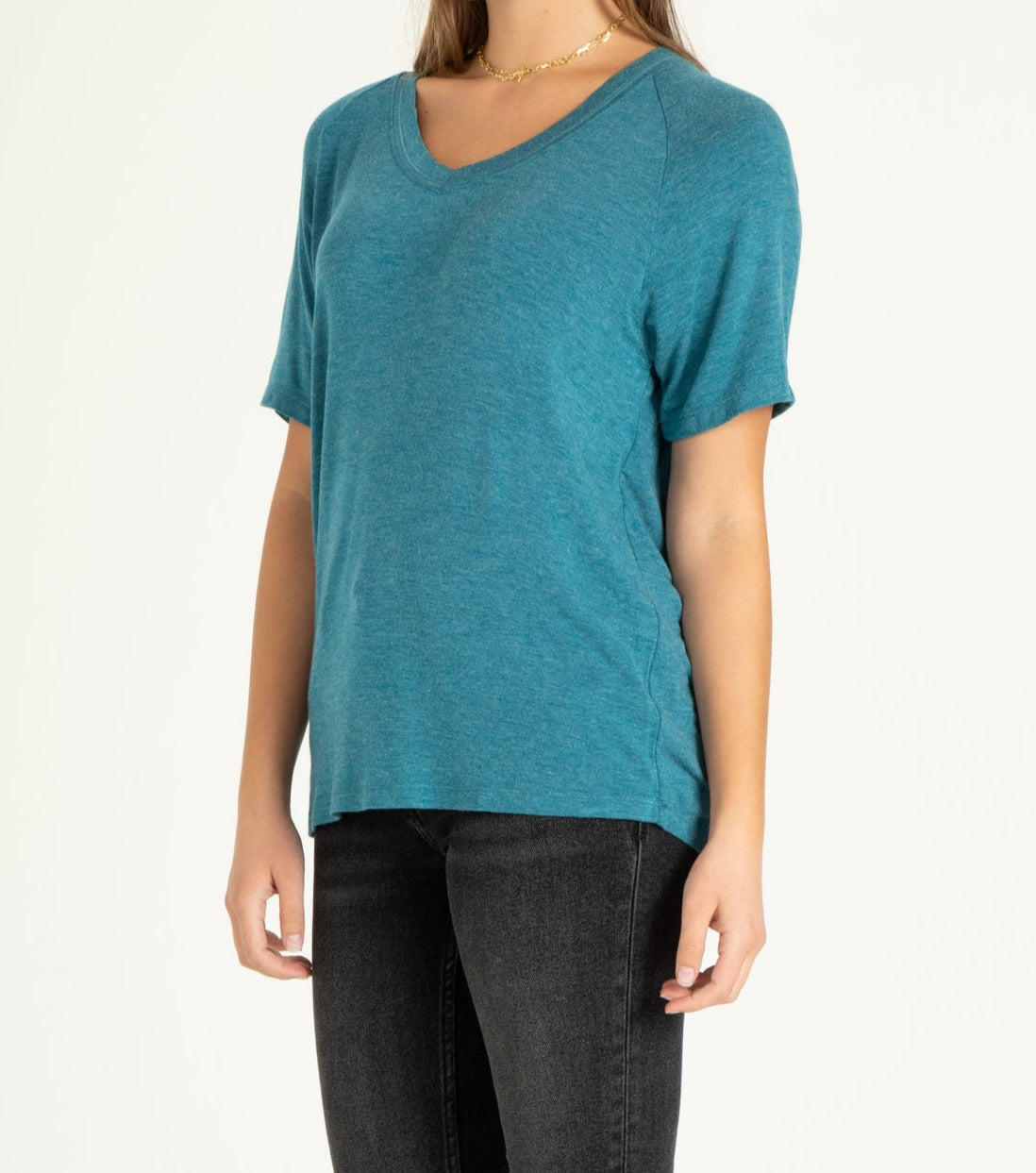 TAYLOR RAGLAN SLEEVE V-NECK TOP DEEP LAGOON