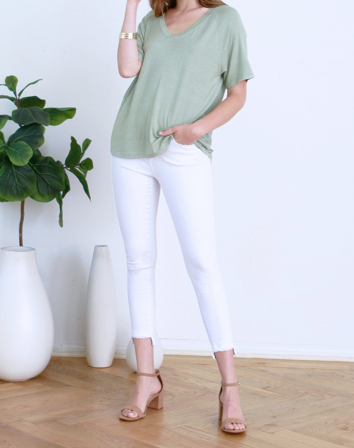 TAYLOR STRIPE RELAXED V-NECK AGAVE