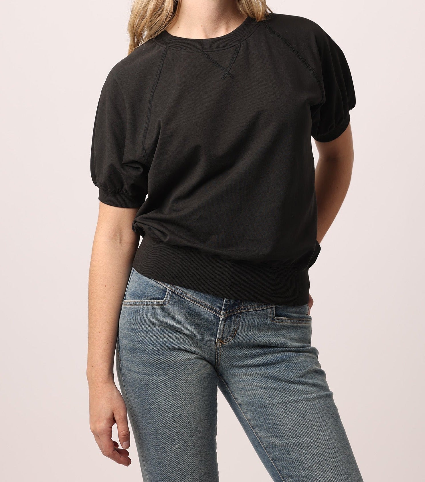 maria-raglan-short-sleeve-sweatshirt-black