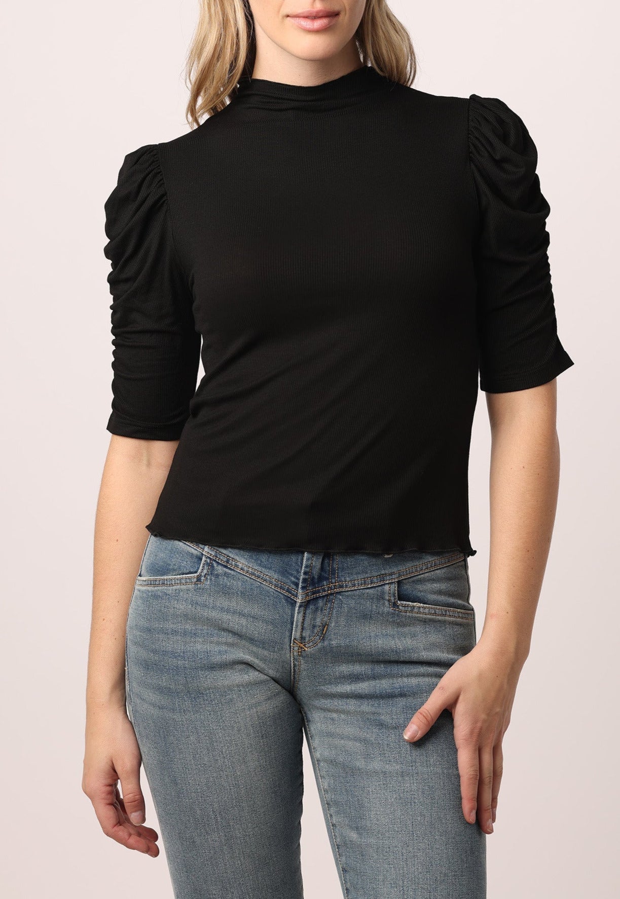 quinn-3/4-ruched-sleeve-top-black