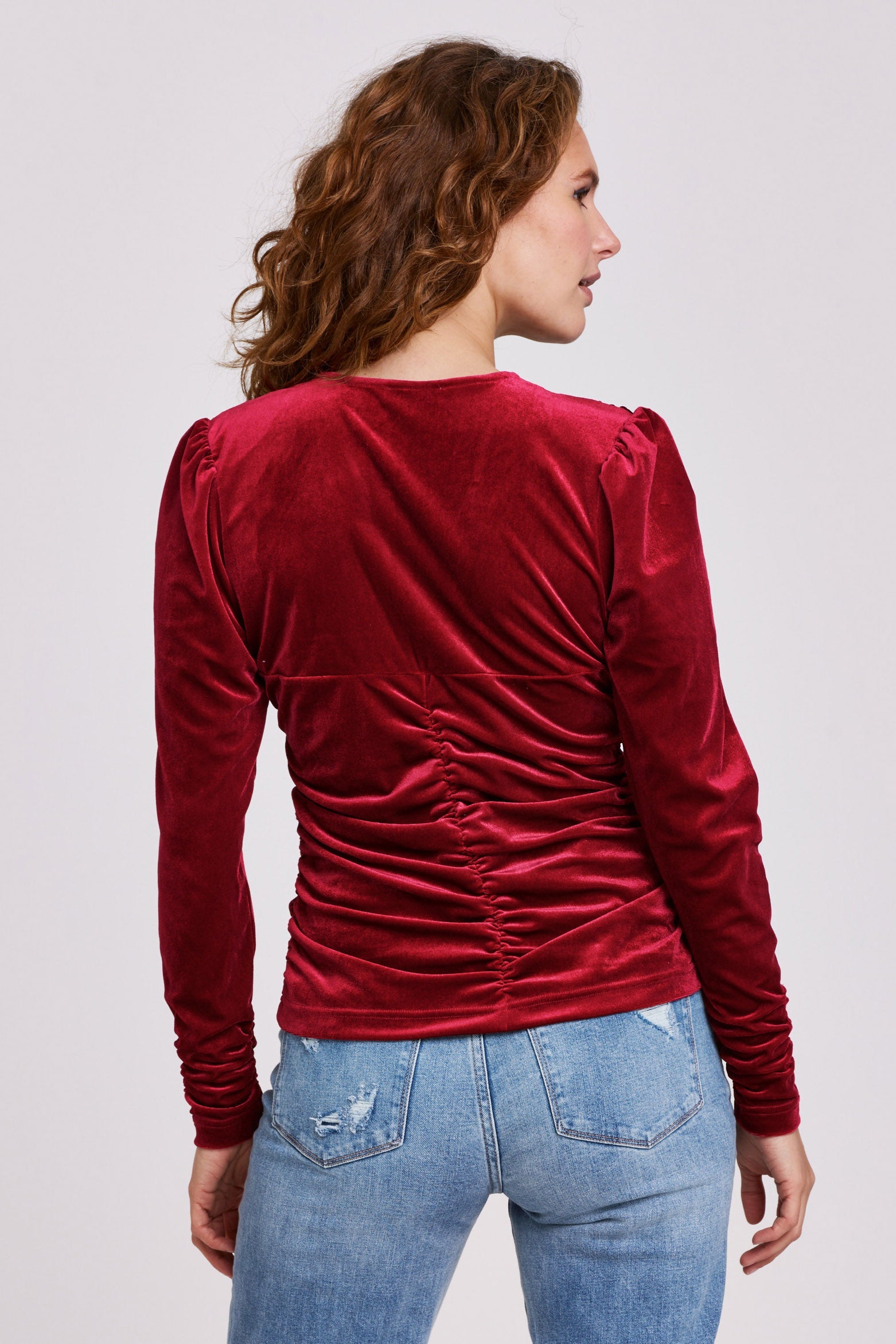 sadelle-shirred-seam-top-cranberry-velvet