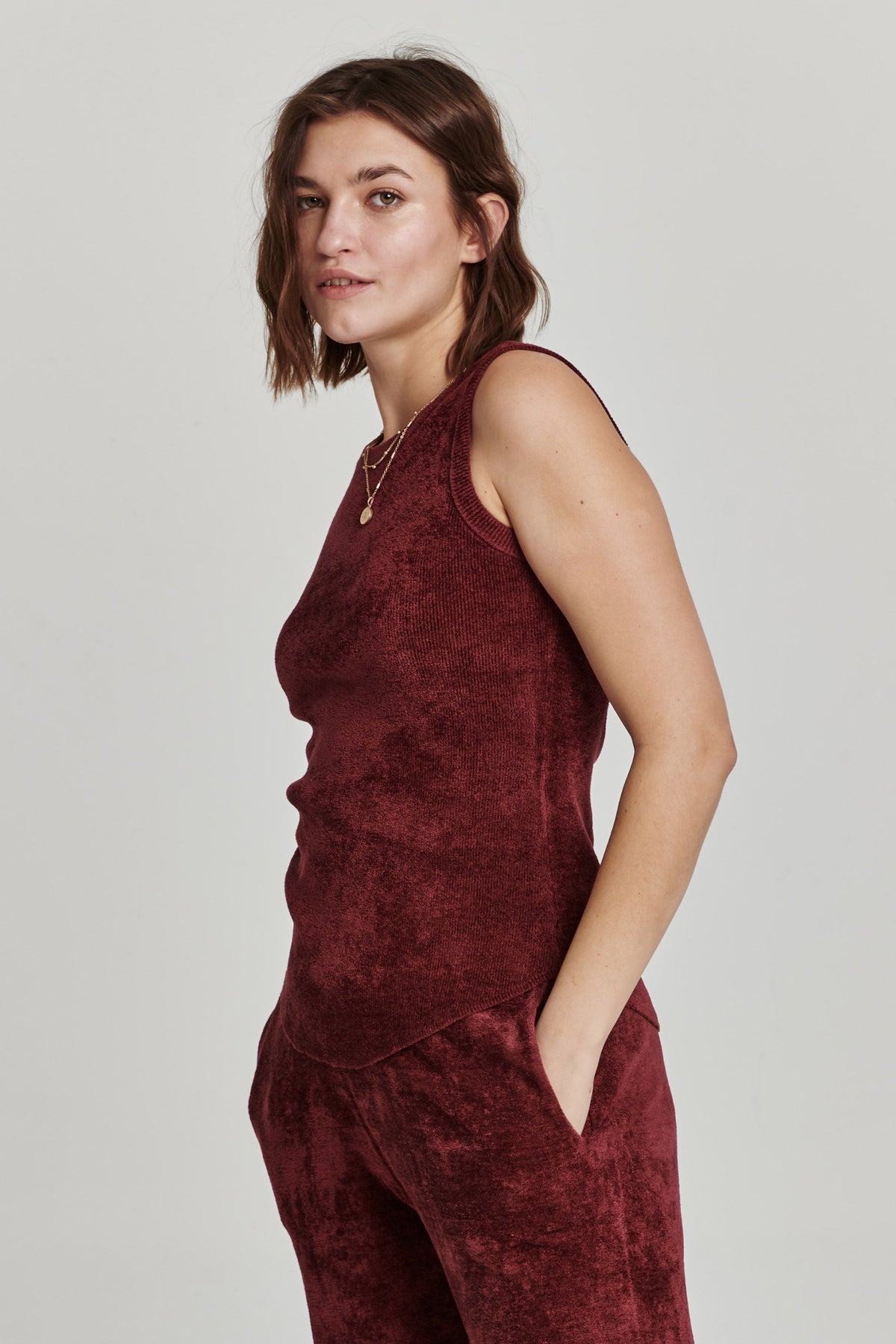 cora-sleeveless-tank-vino-chenille