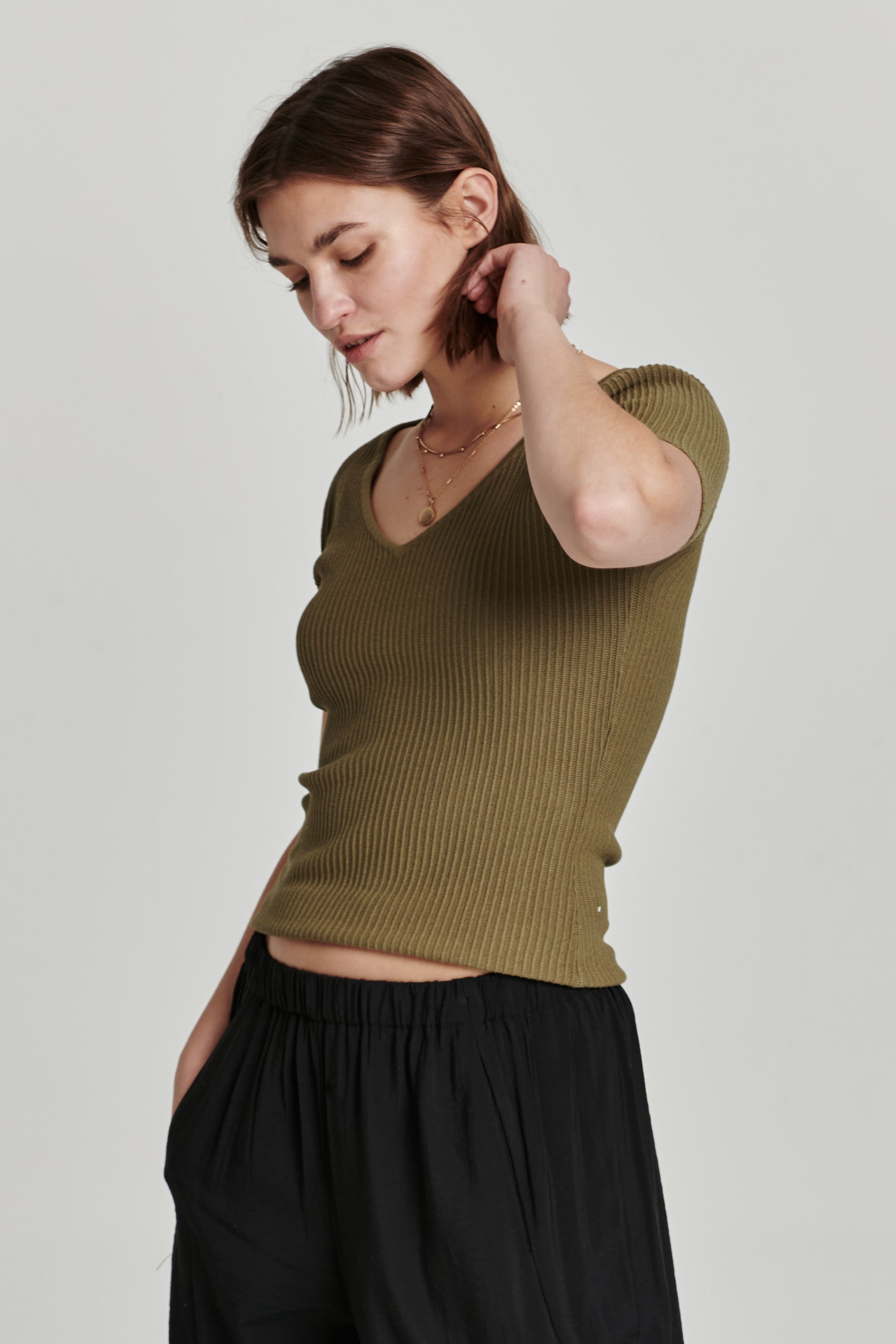 rhiannon-v-neck-sweater-top-laurel-oak