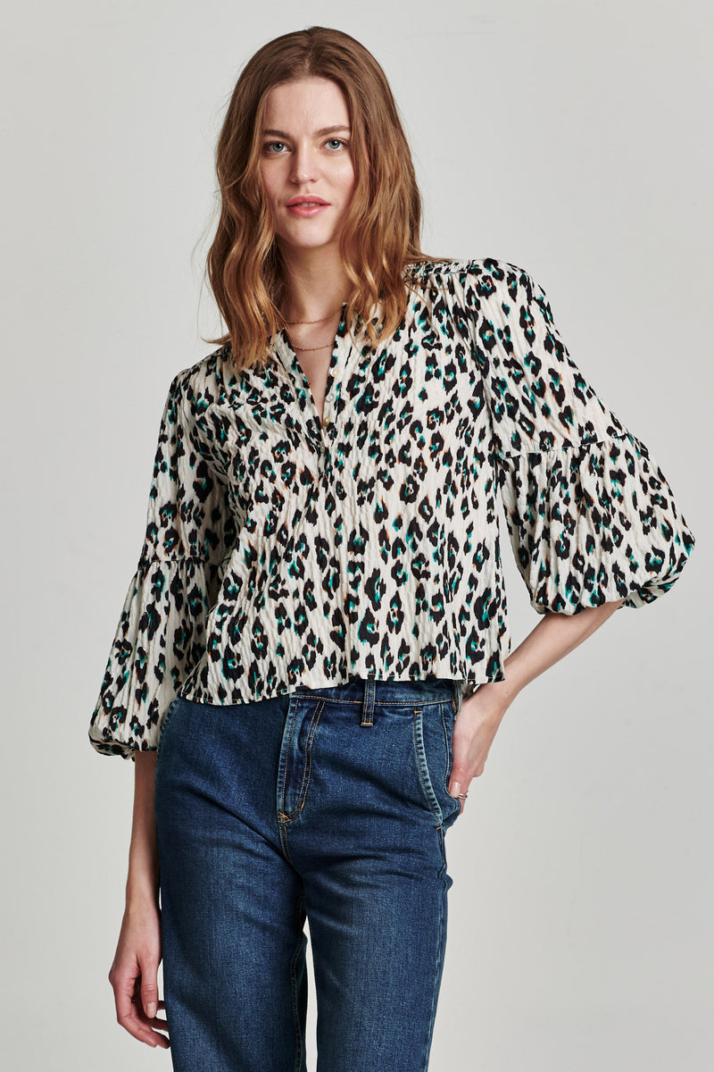 granada-bell-sleeve-top-etched-leopard