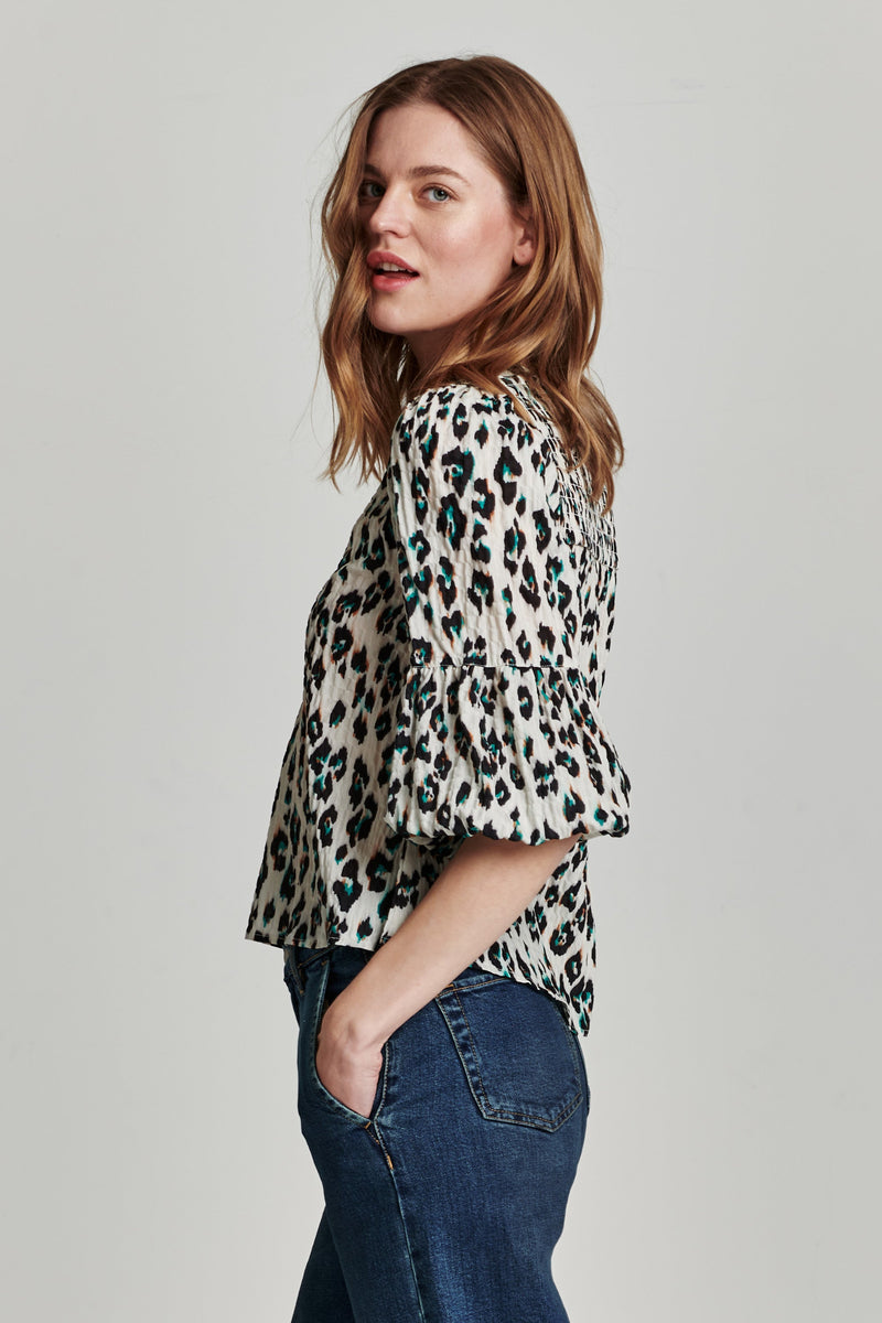 granada-bell-sleeve-top-etched-leopard